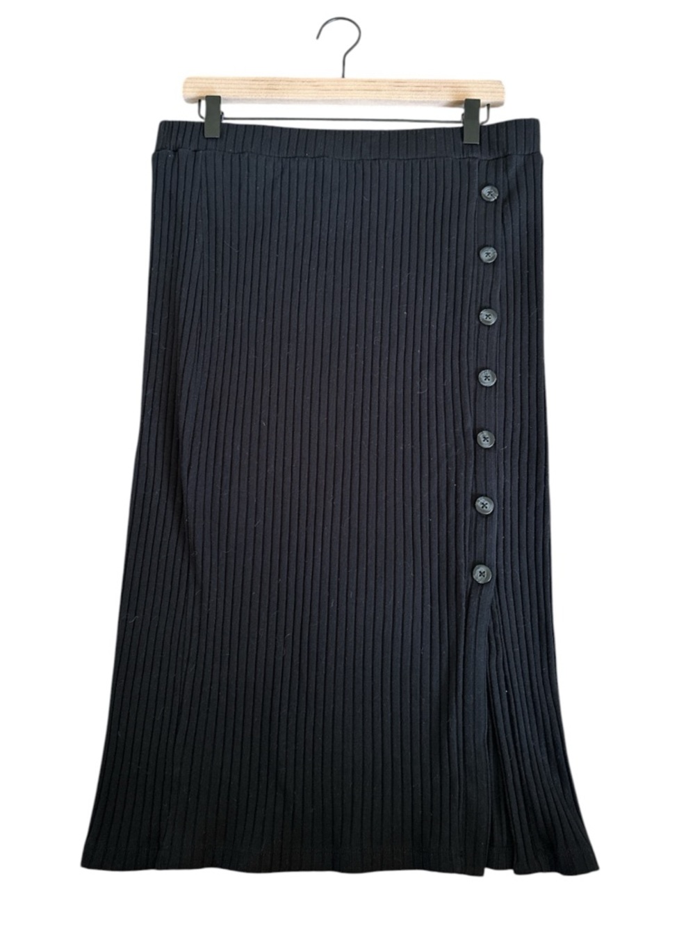 Time & Tru Ribbed Black Stretch Midi Skirt With Button Detail | Large